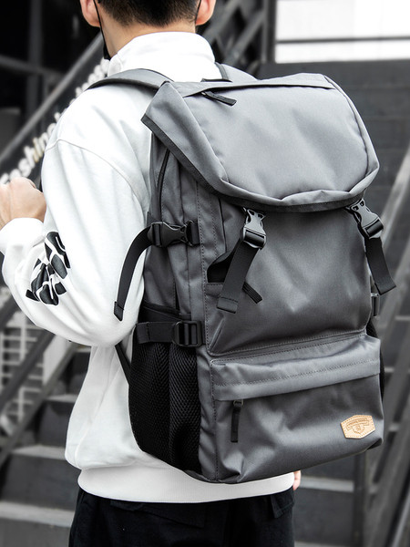 Férfi mindennapi hátizsák elülső zsebbel szürke, kék és fekete színben