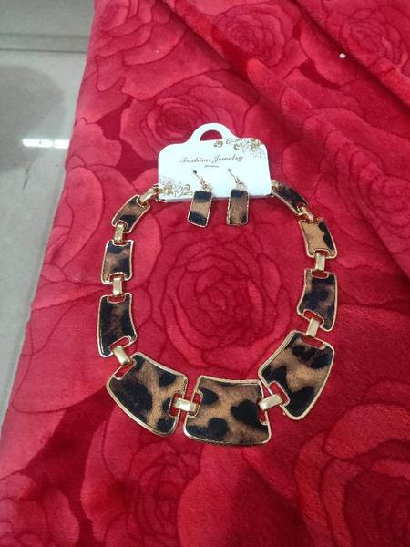 Modern női nyaklánc és fülbevaló szett