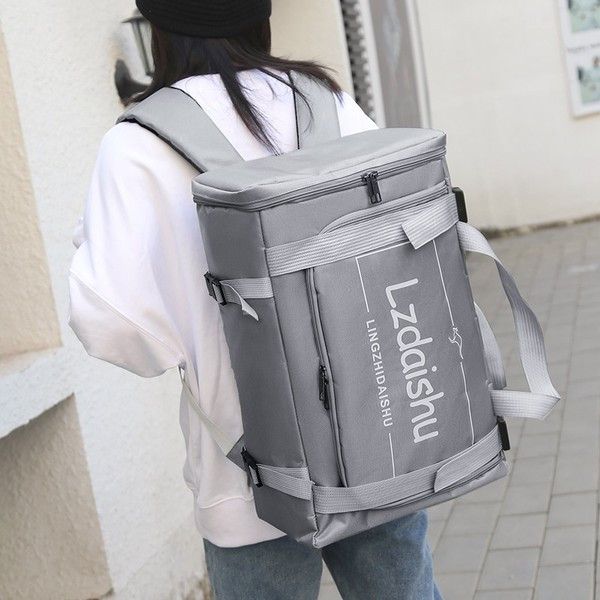 Veliki ruksak unisex model pogodan za putovanja