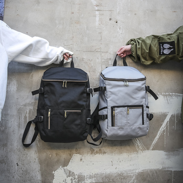 Sport-alkalmi hátizsák utazásra alkalmas zsebekkel