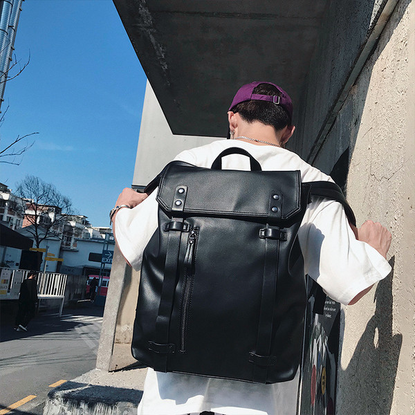 Napi férfi bőr hátizsák cipzárral