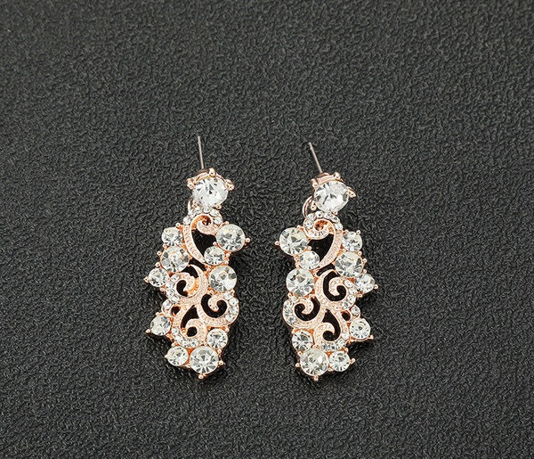 Stílusos női nyaklánc és fülbevaló szett