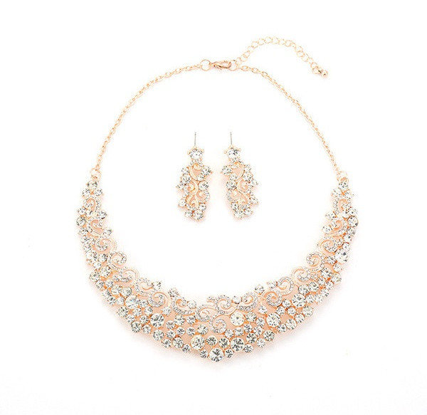 Stílusos női nyaklánc és fülbevaló szett