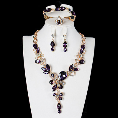 Elegáns női nyaklánc gyűrűs fülbevaló és karkötő szett