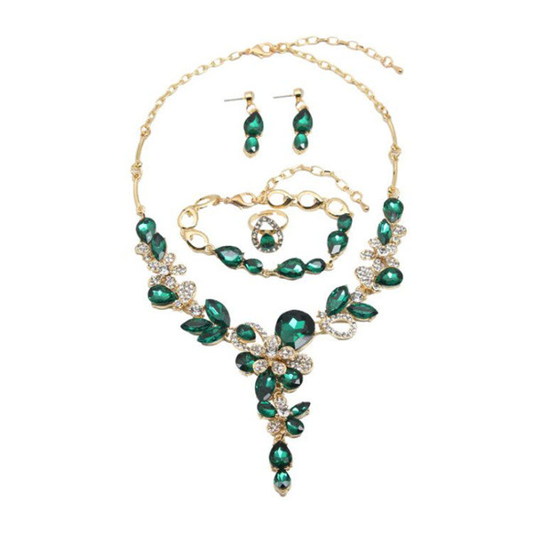 Elegáns női nyaklánc gyűrűs fülbevaló és karkötő szett