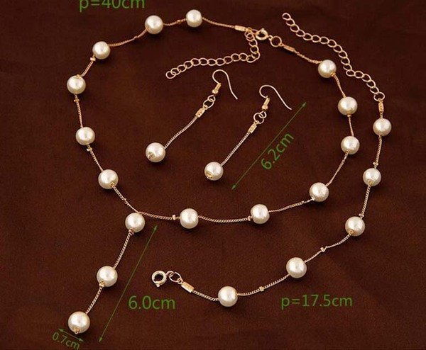 Naprakész női nyaklánc és fülbevaló díszgyöngyökkel