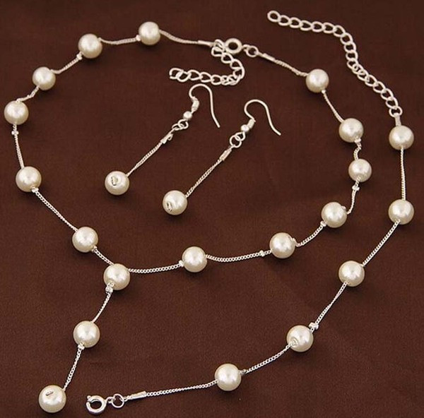 Naprakész női nyaklánc és fülbevaló díszgyöngyökkel