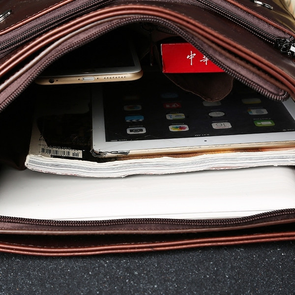 Férfi bőr hátizsák cipzárral