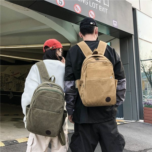 Μοντέρνο ανδρικό σακίδιο με τσέπες κατάλληλο για φορητό υπολογιστή