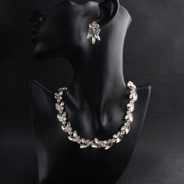 Naprakész női nyaklánc és fülbevaló szett