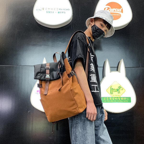 Νέο μοντέλο ανδρικό σακίδιο σε καφέ χρώμα