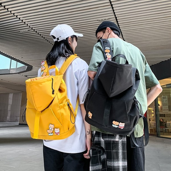 Moderan muški ruksak s aplikacijom u boji u tri boje