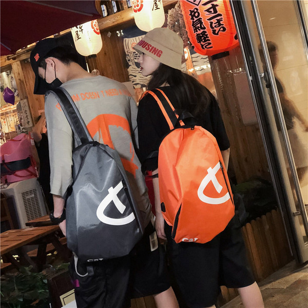 Καθημερινό ανδρικό σακίδιο με απλικέ και φερμουάρ