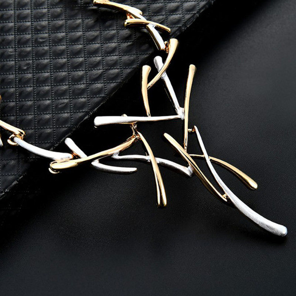 Šiuolaikinis moteriškas kasdienis karolių ir auskarų komplektas