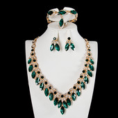 Stiilne naiste komplekt kaelakee-sõrmuskõrvarõngastest ja kivikestega käevõrust