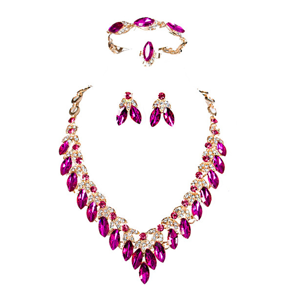 Stiilne naiste komplekt kaelakee-sõrmuskõrvarõngastest ja kivikestega käevõrust