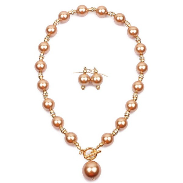 Moodne naiste komplekt lühikestest kõrvarõngastest ja pärlitega kaelakeest