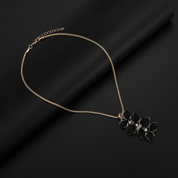 Stílusos női nyaklánc fülbevaló és karkötő szett