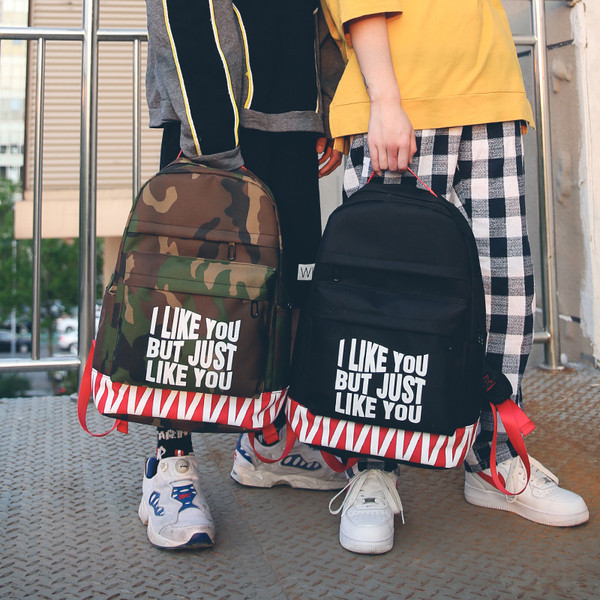 Νέο μοντέλο ανδρικό σακίδιο με επιγραφή και τσέπες