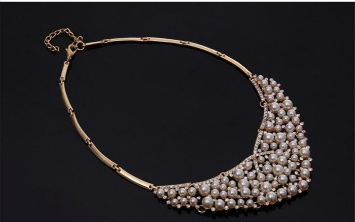 Stílusos nyaklánc karkötő gyűrű és fülbevaló dekoratív gyöngyökkel