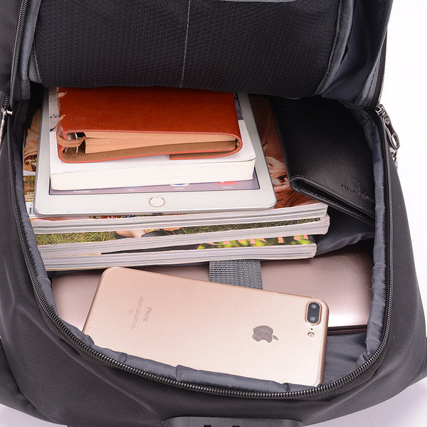 Muški moderan ruksak za putovanja ili svakodnevni život