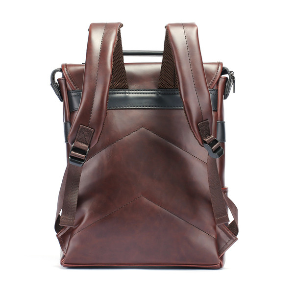 Férfi bőr hátizsák csattal
