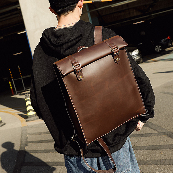 Nahast meeste pruuni värvi seljakott