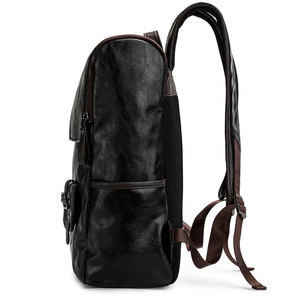 Férfi bőr hátizsák zsebekkel
