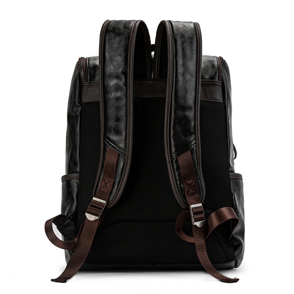 Férfi bőr hátizsák zsebekkel