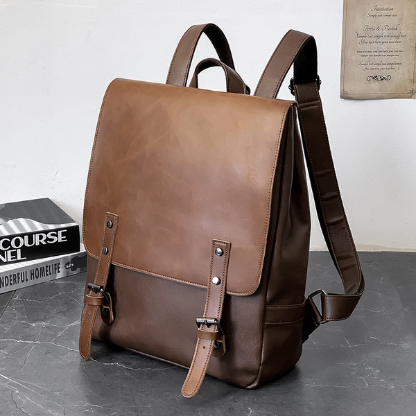 Meeste nahast pandlaga seljakott