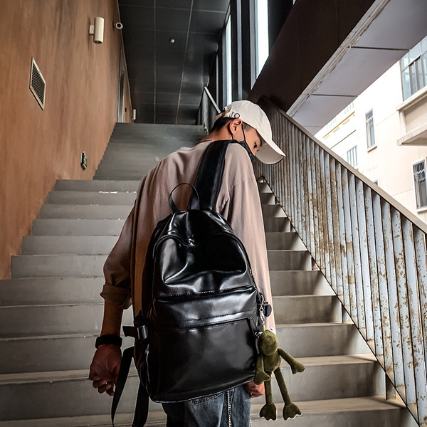 Uue mudeli laiade rihmadega nahast meeste seljakott