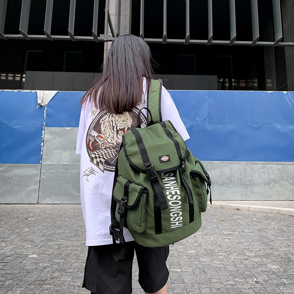 Meeste spordiseljakott kirjaga - sobib reisimiseks