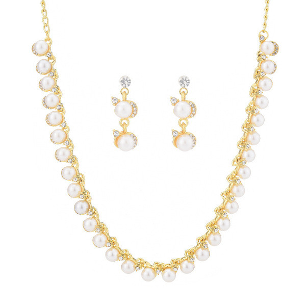 Μοντέρνο σετ κολιέ και σκουλαρίκια με πέρλες