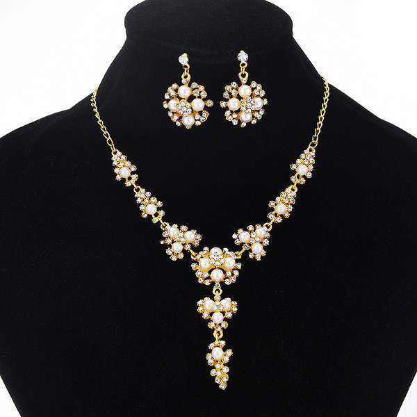 Γυναικείο κομψό σετ κολιέ και σκουλαρίκια με διακοσμητικές πέτρες