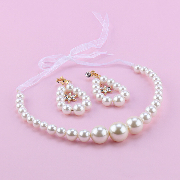 Elegantne pärlitega kaelakee ja kõrvarõngaste komplekt