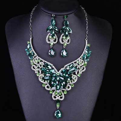 Stiilne dekoratiivkividega kaelakee ja kõrvarõngaste komplekt