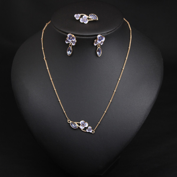 Κομψό γυναικείο σετ κολιέ, δαχτυλίδι και καρφίτσα