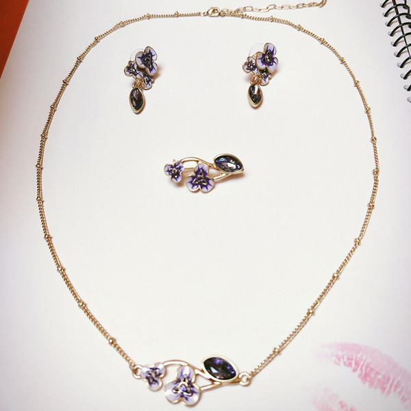 Κομψό γυναικείο σετ κολιέ, δαχτυλίδι και καρφίτσα