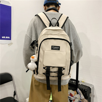 Alkalmi férfi hátizsák 3D elemmel és cipzárral