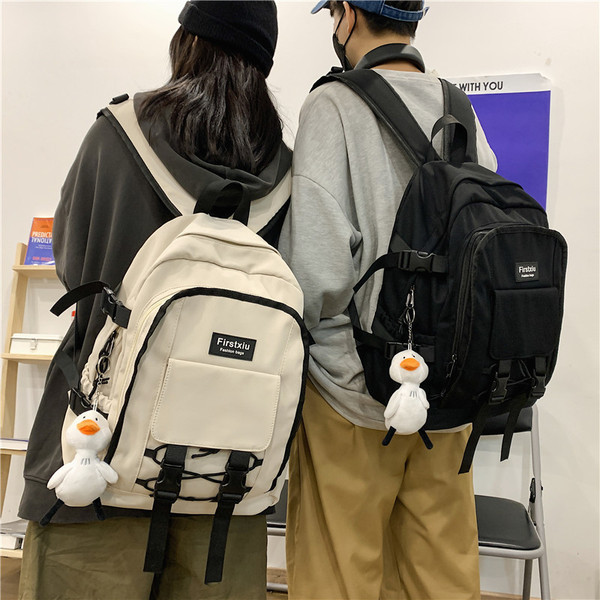 Alkalmi férfi hátizsák 3D elemmel és cipzárral