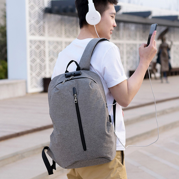 Moodne tõmblukuga reisimiseks sobiv meeste seljakott