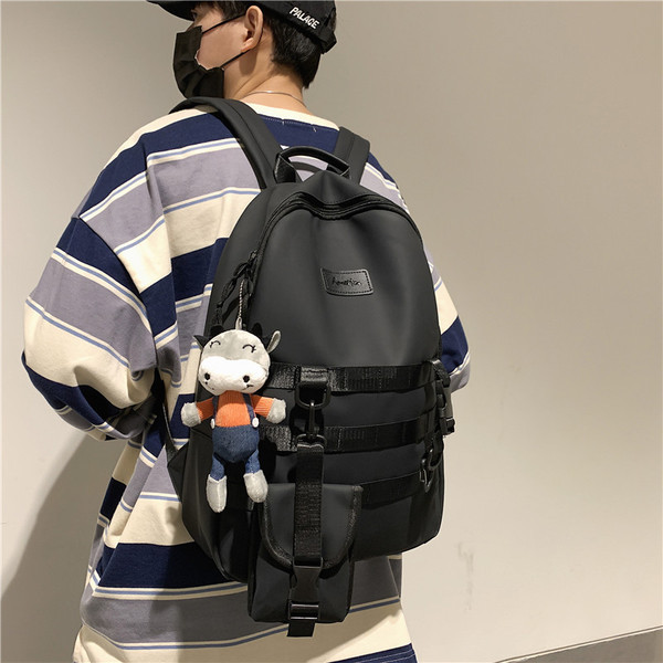 Modern férfi hátizsák cipzárral és 3D elemmel