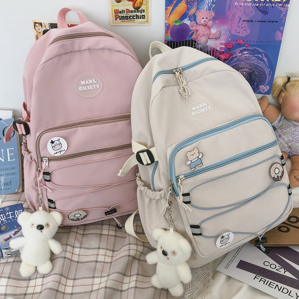 Casual meeste seljakott esitasku ja 3D elemendiga