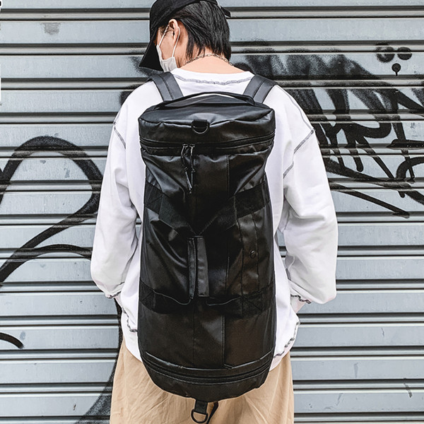 Moderan muški ruksak s patentnim zatvaračem i dugom ručkom u tri boje