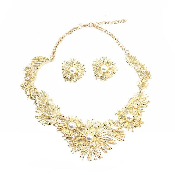 Γυναικείο κομψό σετ κολιέ και σκουλαρίκια