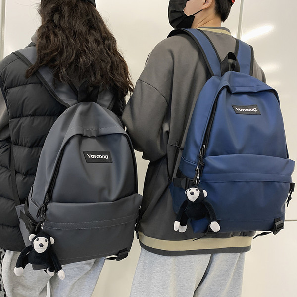 Μοντέρνο ανδρικό σακίδιο με τρισδιάστατο στοιχείο και φερμουάρ