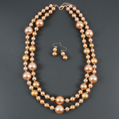 Modern gyöngyös nyaklánc és fülbevaló készlet