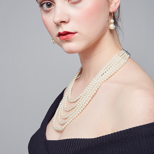 Γυναικεία μοντέρνα σετ σκουλαρίκια και κολιέ με πέρλες