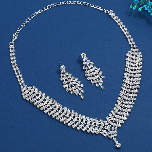 Γυναικείο κομψό σετ σκουλαρίκια και κολιέ με διακοσμητικές πέτρες