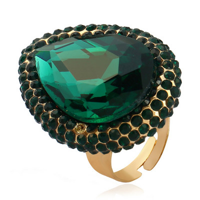 Стилен дамски пръстен в кръгла форма с декоративни камъни